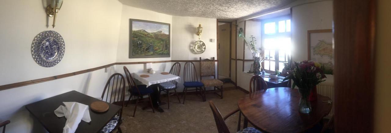 Borderers Inn Брекон Экстерьер фото